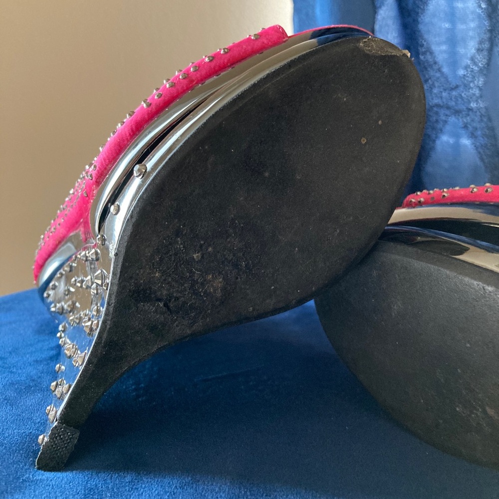 Lady’s Shoes - Picture 14 of 15